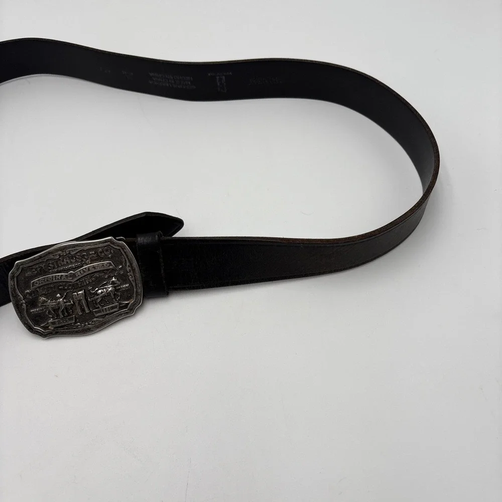 Levi's Strauss & Co Mens‎ Belt And Buckle Size XL 42in-44in Genuine Leather